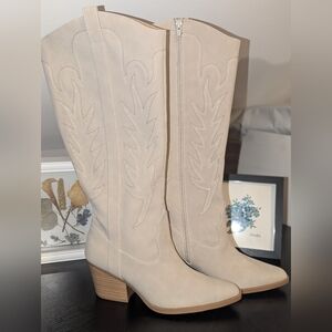 Women's Neutral Embroidered Cowboy Boots - Cream